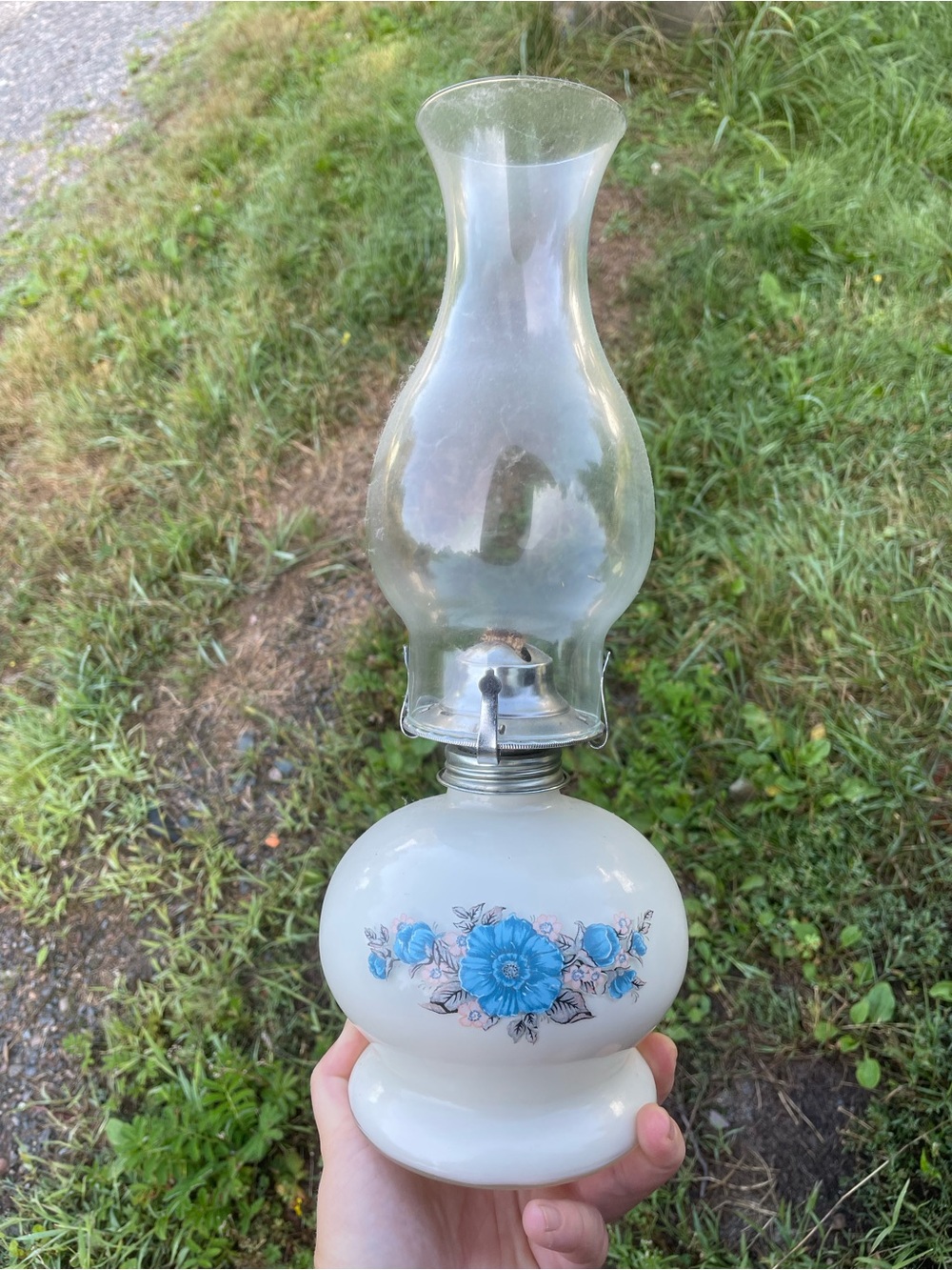 🐱VINTAGE Glass Oil Lamp Blue Floral with Glass Globe